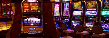 မြန်မာ Sportsbook တွင် ဘောလုံးပြိုင်ပွဲ odds စစ်ဆေးနေသောမြင်ကွင်း